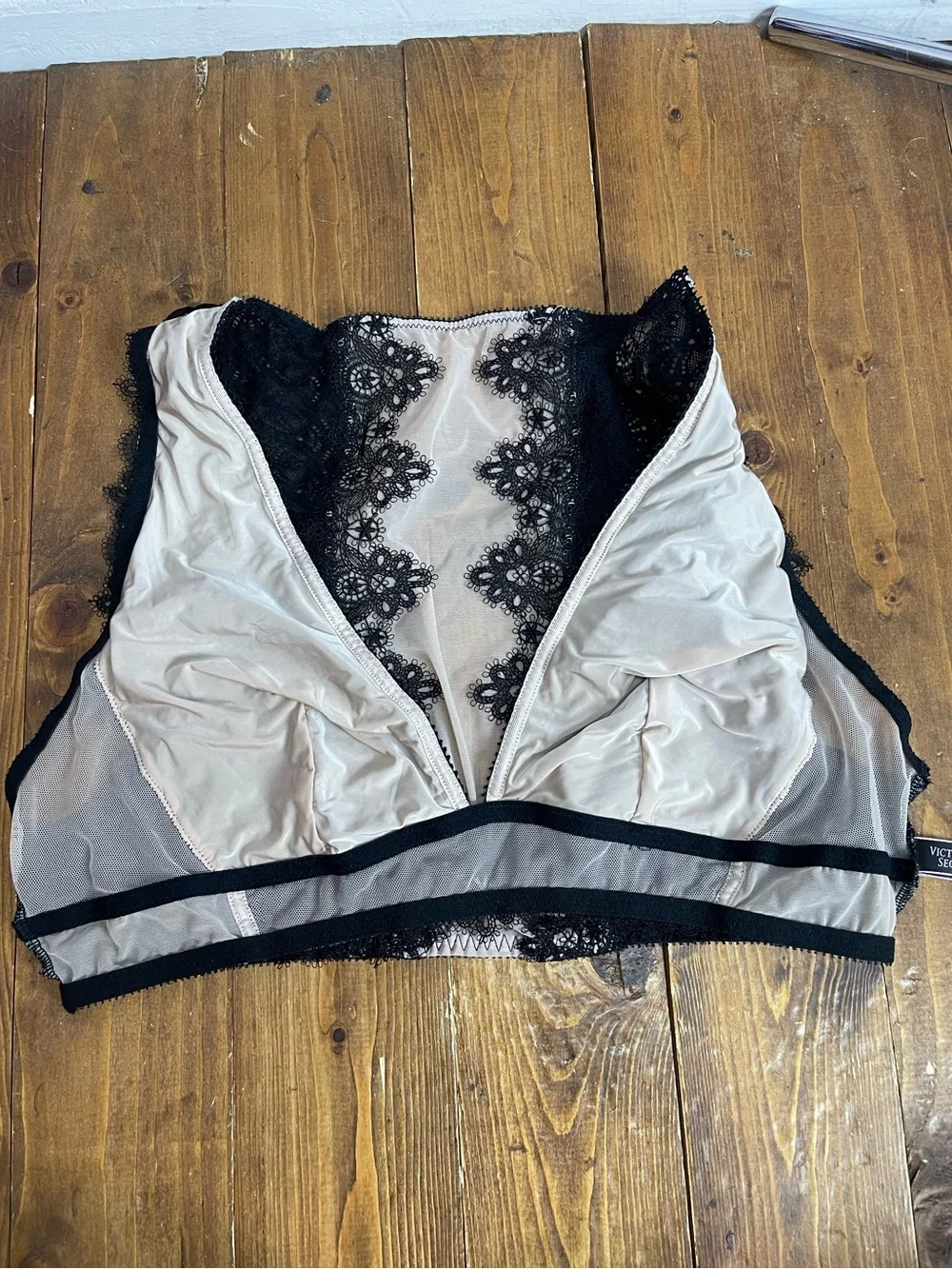 Victoria’s Secret Dream angels lace bralette size large black and nude